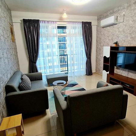 J&J Vacation Home@Novo8 Residence Kampong Tambak Dış mekan fotoğraf