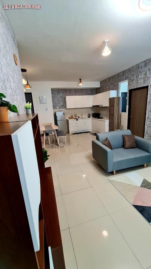 J&J Vacation Home@Novo8 Residence Kampong Tambak Dış mekan fotoğraf
