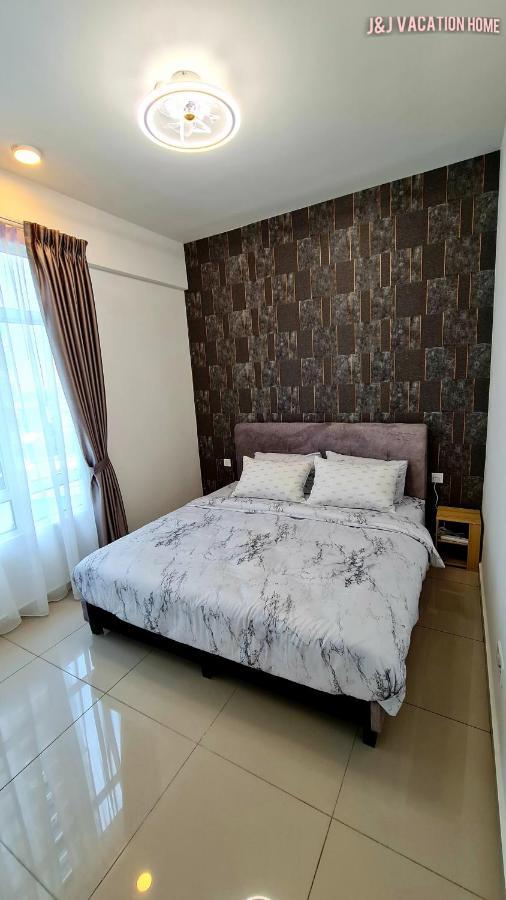 J&J Vacation Home@Novo8 Residence Kampong Tambak Dış mekan fotoğraf