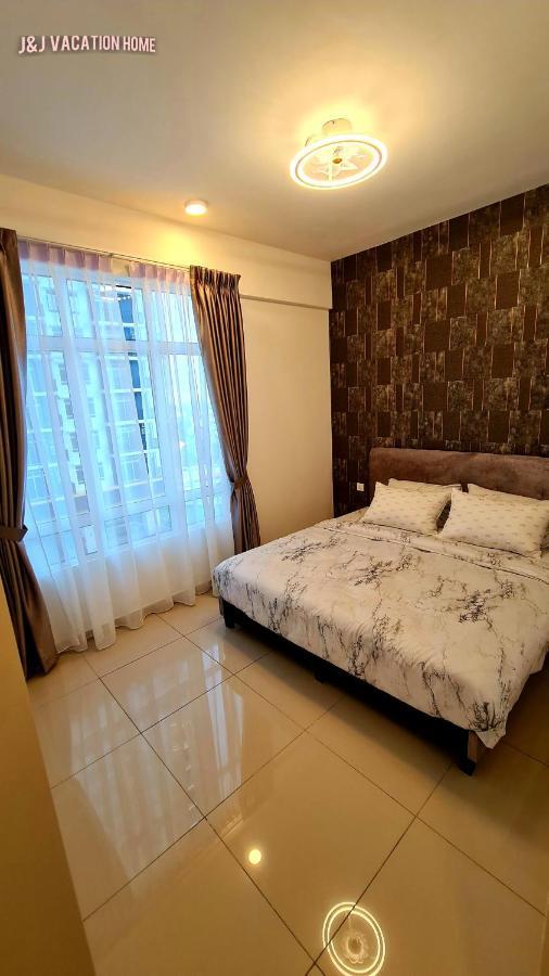J&J Vacation Home@Novo8 Residence Kampong Tambak Dış mekan fotoğraf