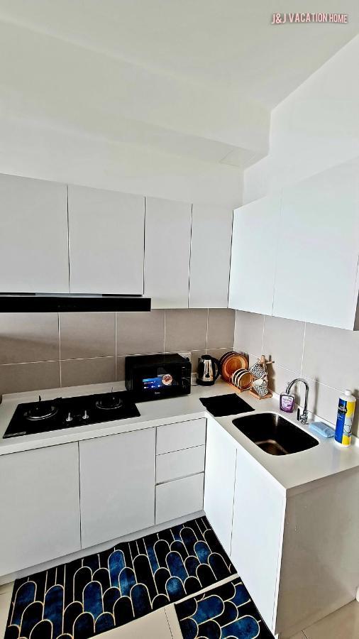 J&J Vacation Home@Novo8 Residence Kampong Tambak Dış mekan fotoğraf