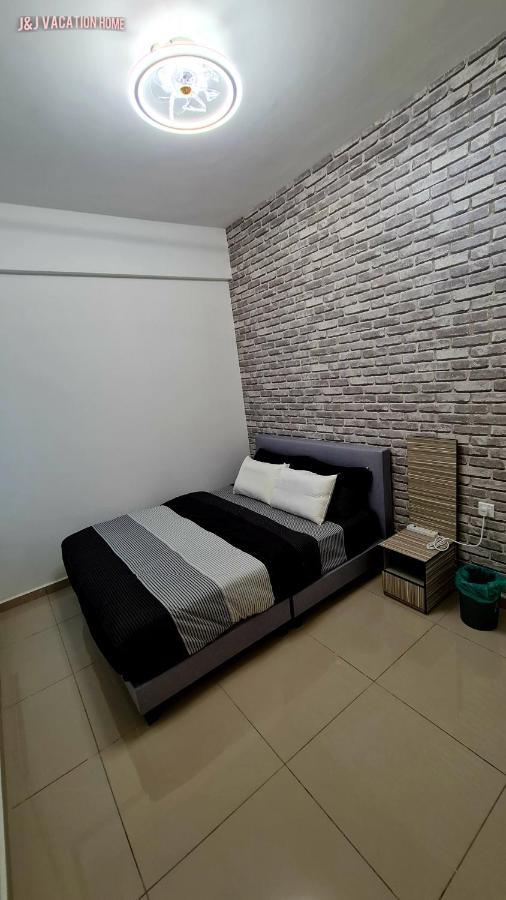 J&J Vacation Home@Novo8 Residence Kampong Tambak Dış mekan fotoğraf