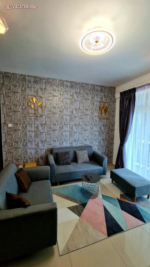 J&J Vacation Home@Novo8 Residence Kampong Tambak Dış mekan fotoğraf