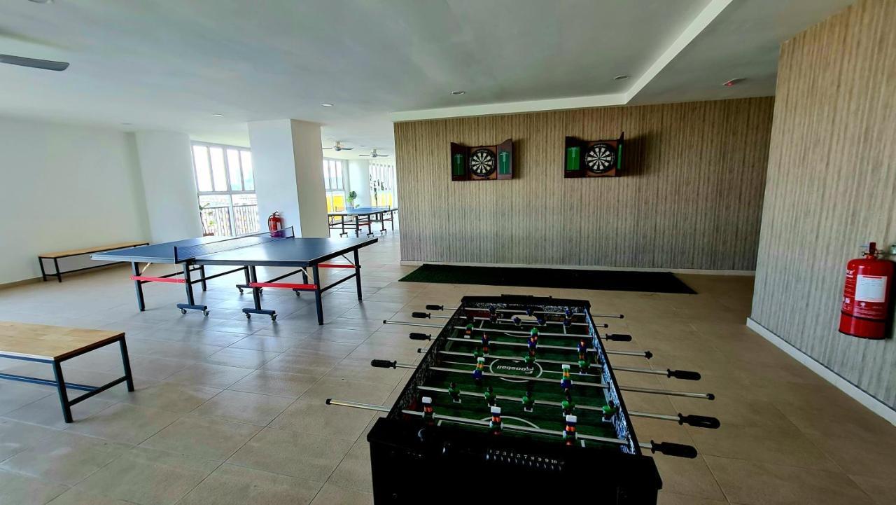 J&J Vacation Home@Novo8 Residence Kampong Tambak Dış mekan fotoğraf